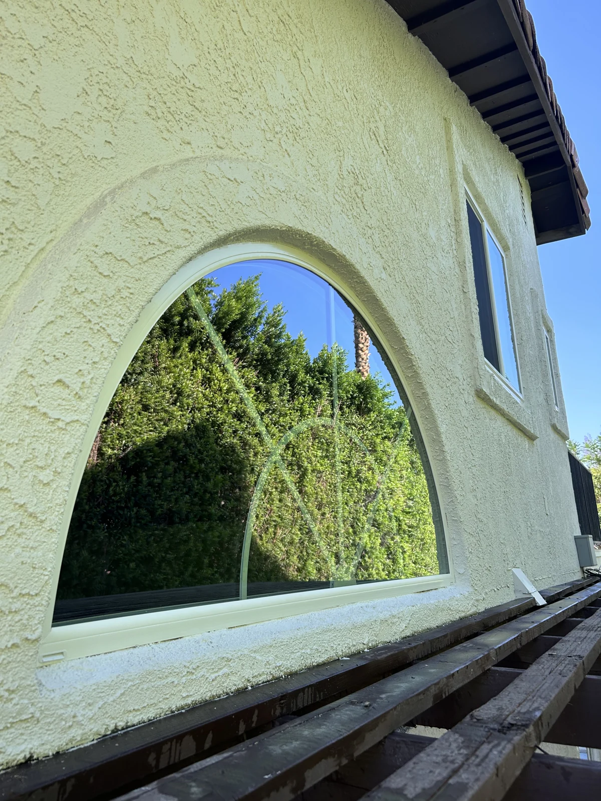 Window cleaning · Arched glass